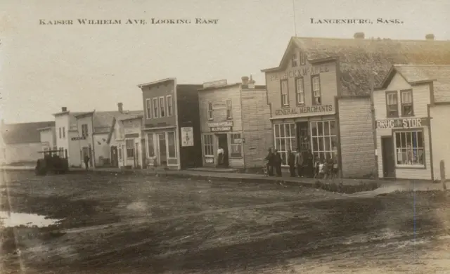 Kaiser Wilhelm Avenue looking east